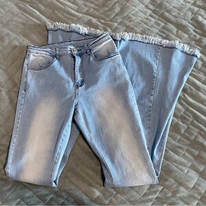 Saints & Hearts Flare Jeans Light Wash